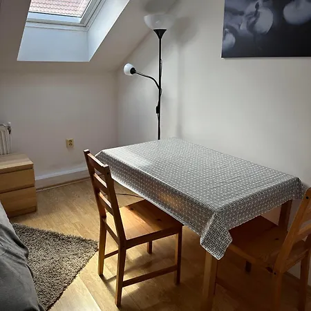 37b In Center In Apartment *